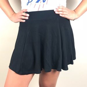 H&M DIVIDED | WOMEN'S BLACK CIRCULAR SKIRT IN A 6